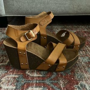 Blowfish, wedge, leather size 9